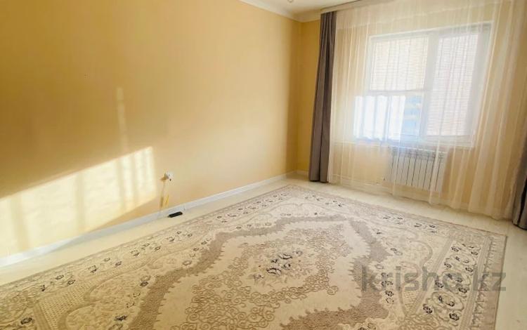 2-комнатная квартира · 73 м² · 7/16 этаж, мкр. Алмагуль 22 за 24 млн ₸ в Атырау — фото 2