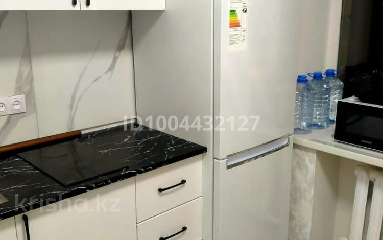 1-комнатная квартира · 31 м² · 5/5 этаж, Майкудук, 12й микрорайон 5 за 8 млн ₸ в Караганде, Алихана Бокейханова р-н — фото 16