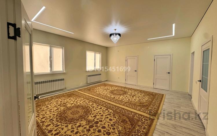 Жеке үй · 4 бөлме · 150 м² · 8 жүзд., Қайнар ш/а., 17 55 — Торткара, бағасы: 24 млн ₸ в Атырау, мкр Кайнар — фото 2