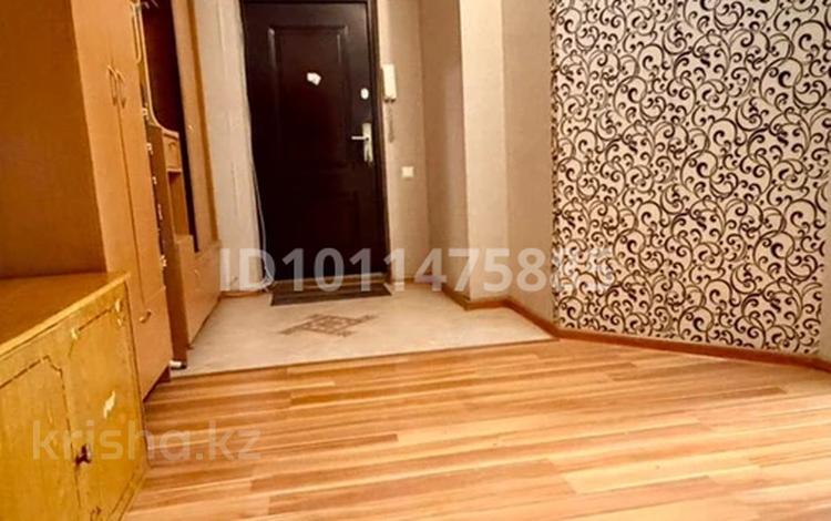 2-комнатная квартира · 77.2 м² · 2/9 этаж, мкр Аксай-1А 22 за 42 млн ₸ в Алматы, Ауэзовский р-н — фото 10