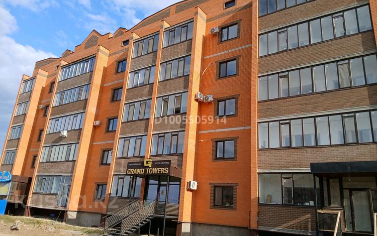 1-комнатная квартира · 52.6 м² · 4/5 этаж, мкр. Алтын орда, Саздинское лесничество 228/3 — тауелсиздик жубанова за 17.5 млн 〒 в Актобе — фото 2