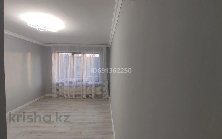 1-комнатная квартира, 18 м², 4/4 этаж, мкр №6 53 за 11.2 млн 〒 в Алматы, Ауэзовский р-н — фото 9