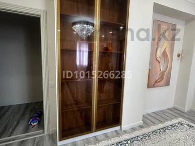 2-бөлмелі пәтер · 72 м² · 1/9 қабат, Нұрсая ш/а., мкрн Нурсая 1, бағасы: 35 млн ₸ в Атырау, мкр Нурсая