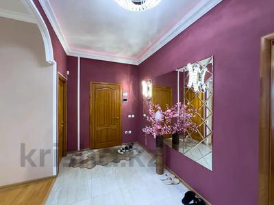 5-бөлмелі пәтер · 230 м² · 4/5 қабат, Шоссе Коргалжын 6, бағасы: ~ 92 млн ₸ в Астане, Нура р-н