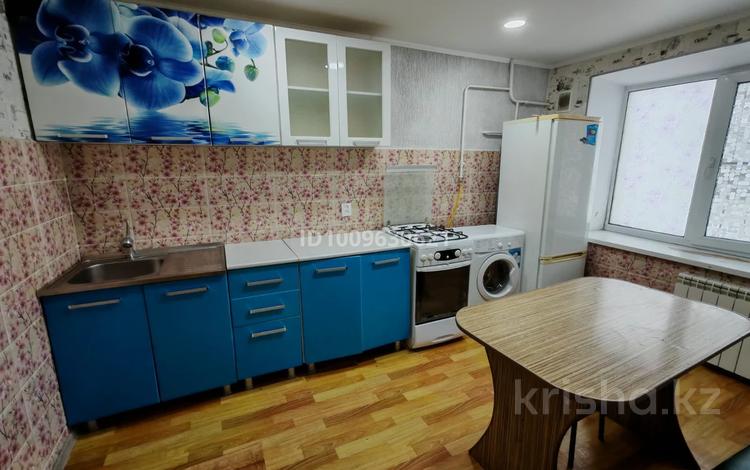 1-бөлмелі пәтер · 36 м², мкр Шанхай 49 — Возле школы 26, бағасы: 85 000 ₸ в Актобе — фото 2