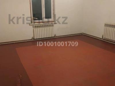 Отдельный дом · 1 комната · 25 м², 11-й микрорайон, 11-й микрорайон 7 — Сайрамская Калашникова возле 44 школы за 30 000 〒 в Шымкенте, Енбекшинский р-н