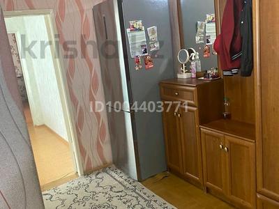 Пәтерлер в Абай обл.: 3-бөлмелі пәтер · 58 м² · 2/5 қабат, Момышулы 10, бағасы: 300 000 〒 3-бөлмелі пәтер · 58 м² · 2/5 қабат, Момышулы 10, бағасы: 300 000 〒 в Семее
