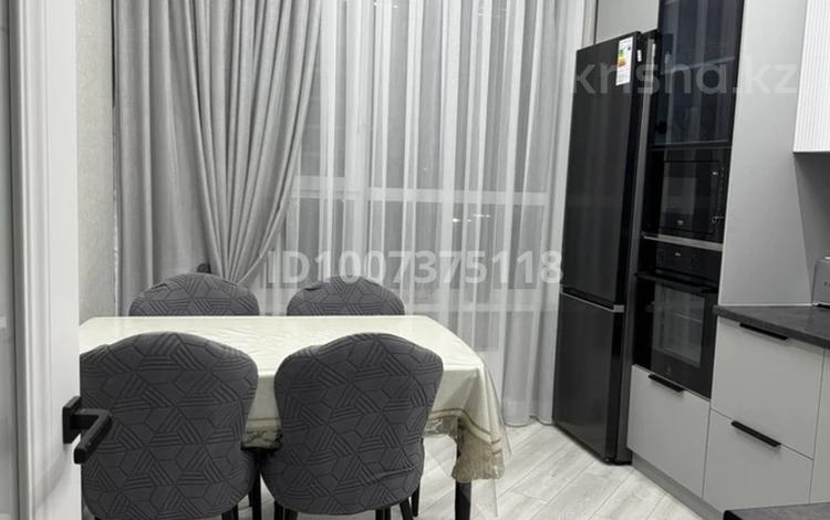 3-комнатная квартира · 86.1 м² · 7/12 этаж, Жубан Молдагалиев 3 за 70 млн ₸ в Астане, Нура р-н — фото 2
