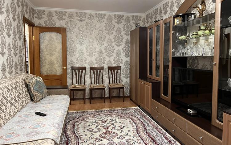 3-бөлмелі пәтер, 70 м², 1/5 қабат, мкр Аксай-3Б 10 — Толе би и Яссауи, бағасы: 38.5 млн 〒 в Алматы, Ауэзовский р-н — фото 2