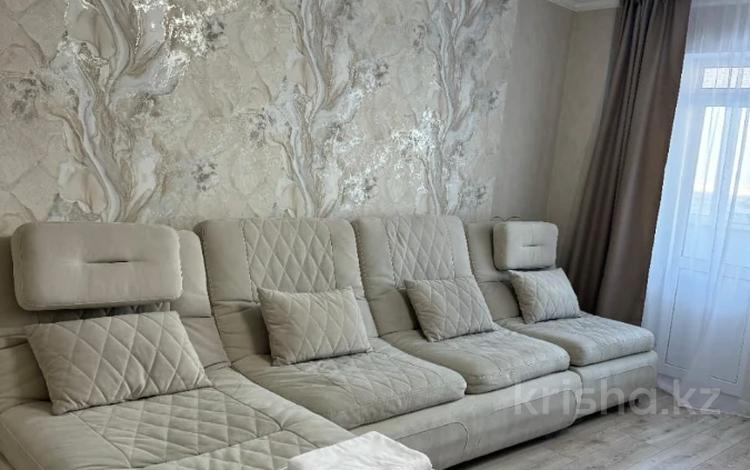 2-бөлмелі пәтер · 70 м² · 7/10 қабат, Шахтеров 74, бағасы: 18 000 ₸ в Караганде — фото 2