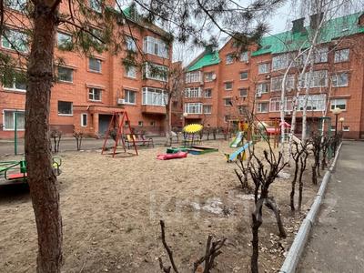 3-комнатная квартира · 111.2 м² · 3/5 этаж, Ескалиева за 52 млн 〒 в Уральске, мкр Школьник