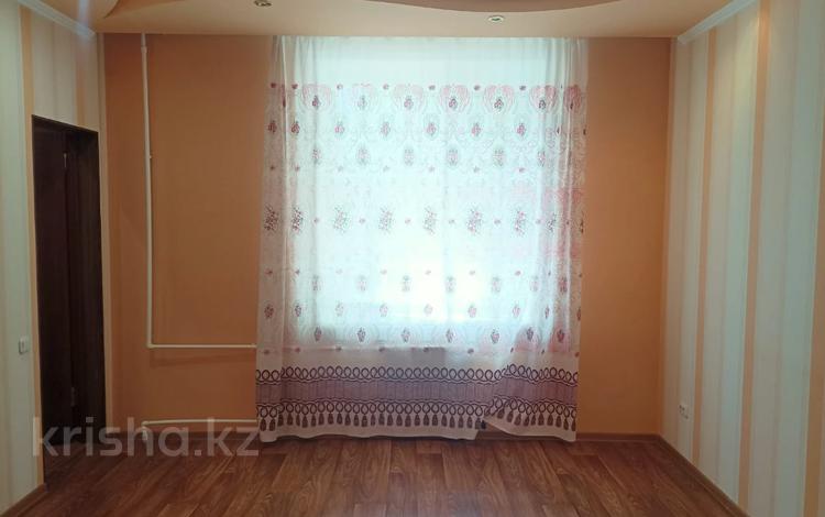 3-комнатная квартира · 61.3 м² · 1/3 этаж, ул. Абая — Д/с Айгөлек, Парк Восток, школа №5 за 10 млн ₸ в Темиртау — фото 13