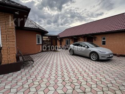 Отдельный дом · 4 комнаты · 335 м² · 11 сот., Восточная 8 — Карима сутюшева за 65 млн 〒 в Петропавловске