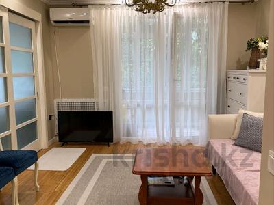 3-бөлмелі пәтер · 72 м² · 2/5 қабат, Жамбыла 33, бағасы: ~ 100 млн ₸ в Алматы, Медеуский р-н