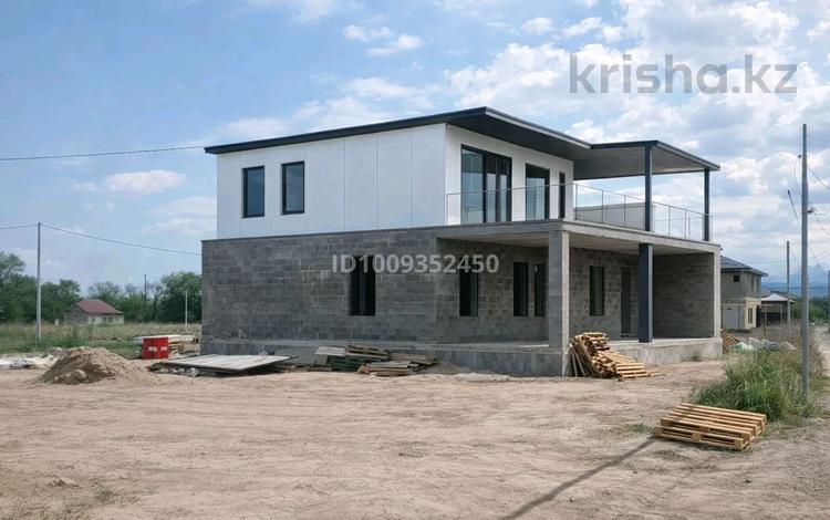 Отдельный дом · 4 комнаты · 228 м² · 6 сот., мкр Кайрат 18 — Хмельницкая за 45 млн 〒 в Алматы, Турксибский р-н — фото 2