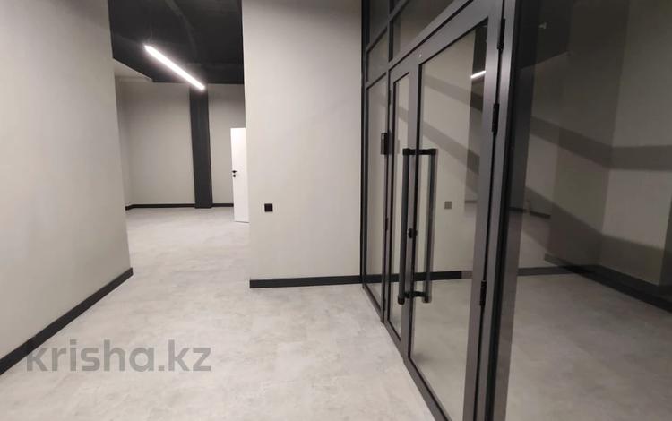 Офисы, кабинеты и рабочие места · 320 м² за 3.2 млн ₸ в Алматы, Алмалинский р-н — фото 2