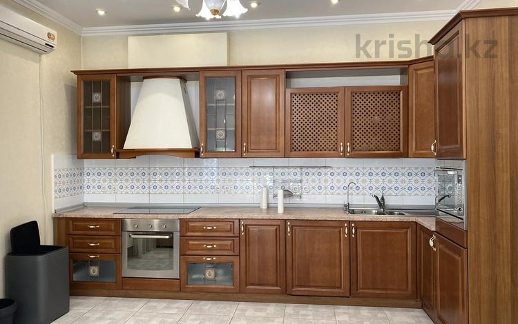 Отдельный дом · 6 комнат · 450 м² · 3 сот., мкр Самал-3 28/4 за 350 млн ₸ в Алматы, Медеуский р-н — фото 2