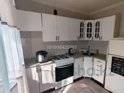 2-комнатная квартира · 30 м² · 3/5 этаж, мкр 8 98/5 — Рядом университет Жубанова, остановка детские товары, школа #19 за 110 000 ₸ в Актобе
