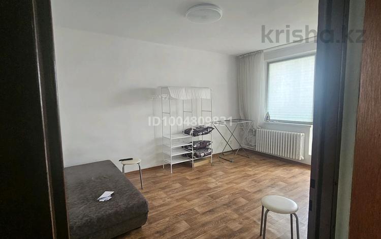 1-комнатная квартира · 40 м² · 9/9 этаж, 4 мкр 35 за 11.5 млн ₸ в Аксае — фото 2