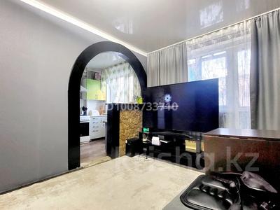 3-комнатная квартира · 63.3 м² · 3/5 этаж, Майкудук, Майкудук, мкр Восток-2 13 — СШ 17. за 17.5 млн 〒 в Караганде, Алихана Бокейханова р-н