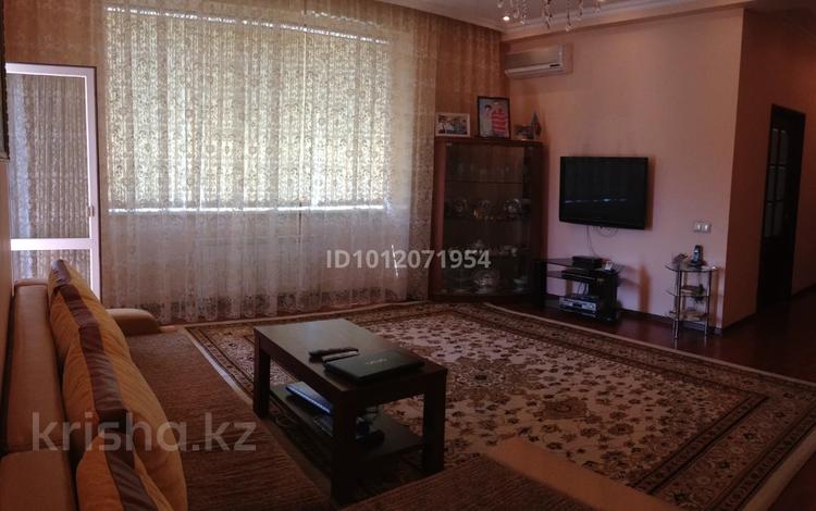 2-бөлмелі пәтер · 89.6 м² · 13/16 қабат, мкр Самал-1 29 — Музея, бағасы: 95 млн ₸ в Алматы, Медеуский р-н — фото 3