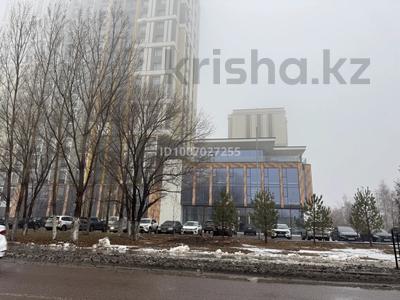 3-комнатная квартира · 82.2 м² · 12/17 этаж, мкр Юго-Восток, Строителей 28/3 — проспект Шахтеров-Строителей, Этнопарк за 55 млн 〒 в Караганде, Казыбек би р-н