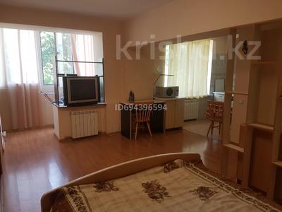 1-комнатная квартира, 42 м², 5/5 этаж помесячно, Пр-т Достык 103/40 за 250 000 〒 в Алматы, Медеуский р-н