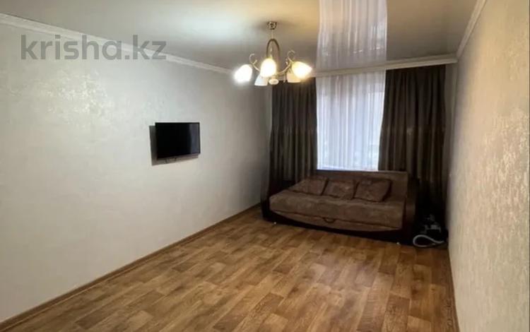 2-комнатная квартира · 45 м² · 1/5 этаж, мкр Юго-Восток, проспект Строителей 17 за 15.5 млн ₸ в Караганде, Казыбек би р-н — фото 2