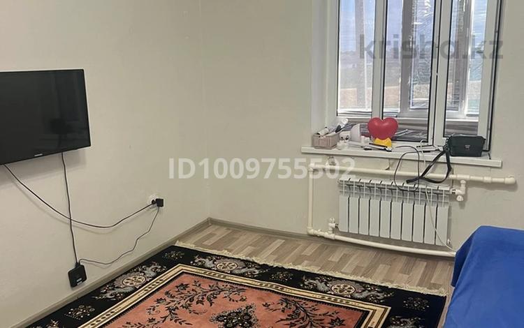 1-комнатная квартира · 35.1 м² · 2/5 этаж, 5 микрорайон 9 — На против парк за 8 млн 〒 в Кульсары — фото 2