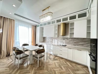3-комнатная квартира · 105 м² · 4/14 этаж, Кабанбай батыра 56Б — Между мегой и ботанический сад за 90 млн 〒 в Астане, Есильский р-н