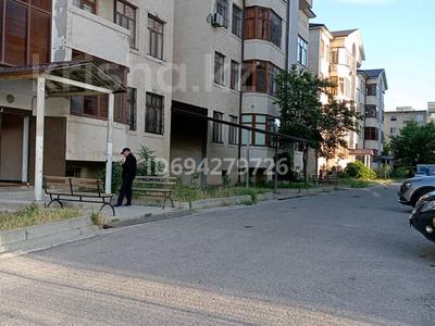 2-комнатная квартира · 74 м² · 3/4 этаж, 17-й микрорайон, 17-й микрорайон 27 — Еримбетова за 26 млн 〒 в Шымкенте, Аль-Фарабийский р-н