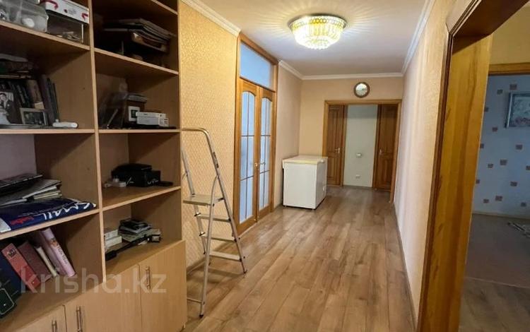 5-комнатная квартира, 120 м², 4/6 этаж, Торайгырова 93 за 40 млн 〒 в Павлодаре — фото 2