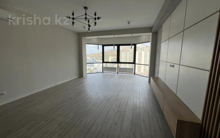 3-бөлмелі пәтер · 115 м² · 17/20 қабат, Самал-2 ш/а. 33, бағасы: 115 млн ₸ в Алматы, Медеуский р-н — фото 2