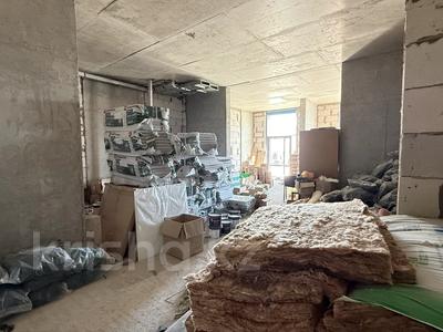 Свободное назначение, офисы, магазины и бутики, склады, азс, автосервисы и автомойки, общепит, салоны красоты, сельское хозяйство, бани, гостиницы и зоны отдыха, фитнес и спорт, медцентры и аптеки, образование, развлечения, конференц-залы, кабинеты и рабочие места, студии · 100 м² за 300 000 〒 в Астане, Есильский р-н