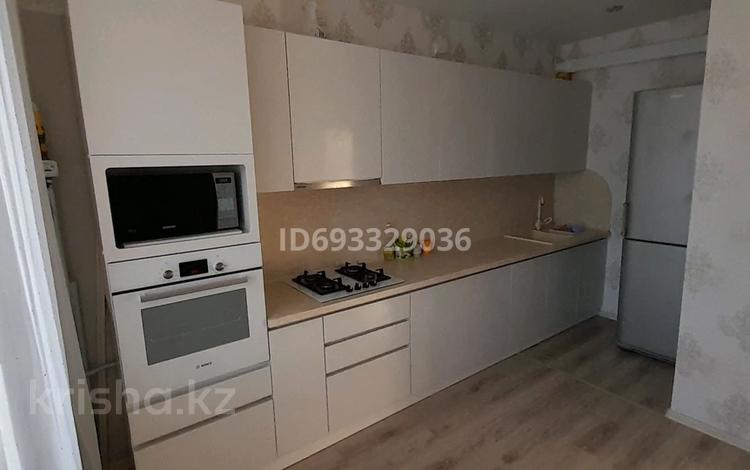 3-бөлмелі пәтер, 106 м², 3 қабат ай сайын, Юбилейный 22 — Kostanay Plaza, бағасы: 250 000 〒 в Костанае — фото 2