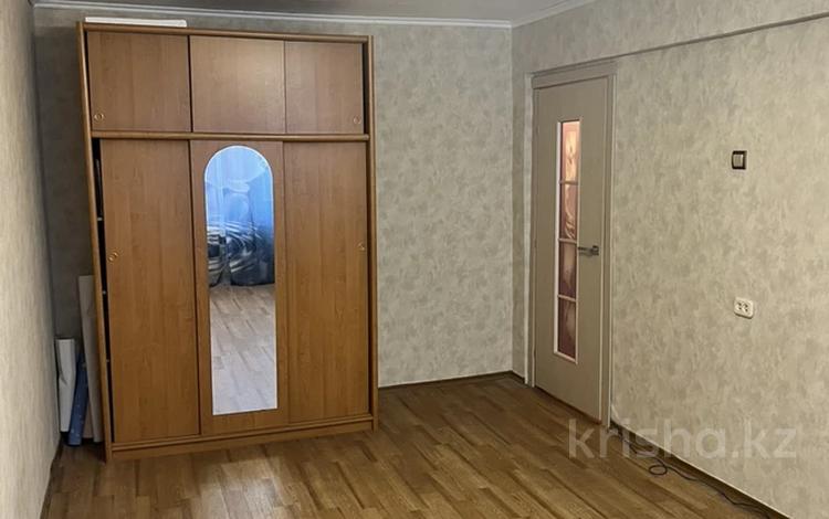 3-комнатная квартира, 63.7 м², 4/5 этаж, Серикбаева 27 за 21 млн 〒 в Усть-Каменогорске — фото 2