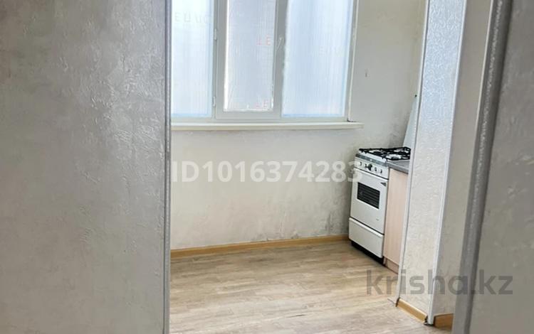 1-комнатная квартира · 34 м² · 5/5 этаж, мкр Мынбулак 2 за 70 000 ₸ в Таразе — фото 2