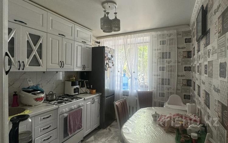 4-комнатная квартира · 72.6 м² · 1/9 этаж, мкр Юго-Восток, Республики 18 за 27.6 млн ₸ в Караганде, Казыбек би р-н — фото 2