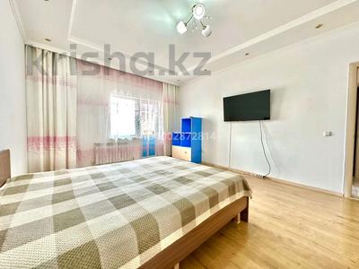 1-бөлмелі пәтер · 50 м² · 13/19 қабат, Бауыржан Момышулы 15/3, бағасы: 1 500 ₸ в Астане, Алматы р-н