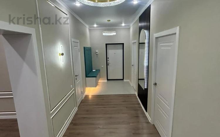 3-бөлмелі пәтер · 100.3 м² · 8/10 қабат, мкр. Алтын орда, бағасы: 42 млн ₸ в Актобе — фото 2