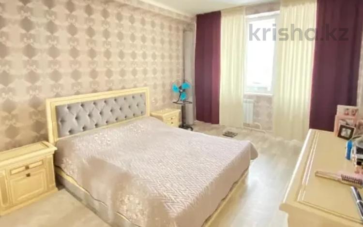 3-бөлмелі пәтер · 84 м² · 8/9 қабат, Есенберлина 6, бағасы: 36 млн ₸ в Усть-Каменогорске — фото 4