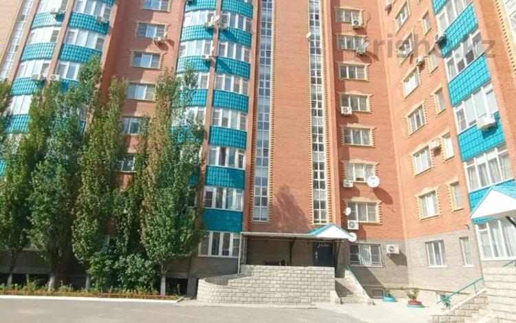 3-бөлмелі пәтер · 107 м² · 4/9 қабат, мкр. Алтын орда 66, бағасы: 42.9 млн ₸ в Актобе — фото 2