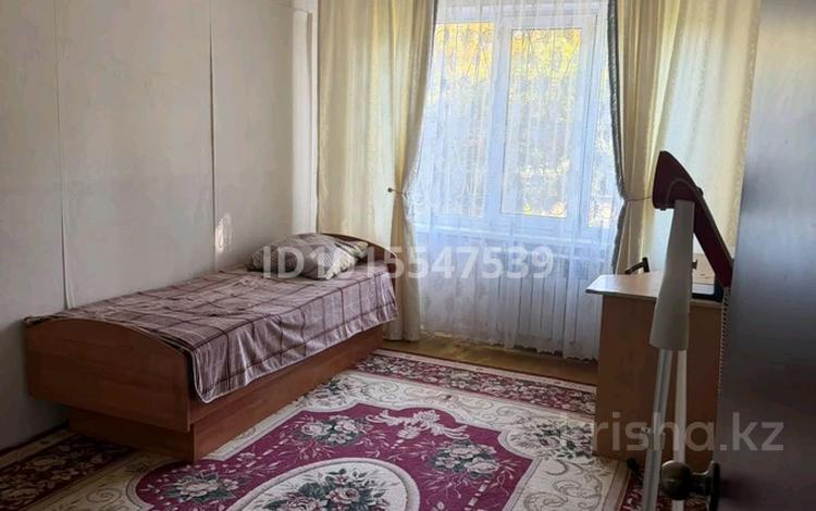 3-бөлмелі пәтер · 63.2 м² · 1/5 қабат, Поповича 33 — Поповича 31, бағасы: 14 млн ₸ в Глубокое — фото 2