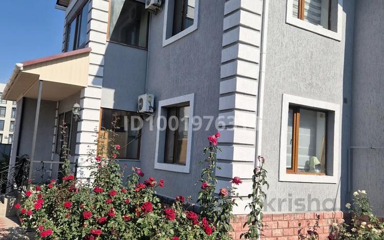 Отдельный дом · 6 комнат · 300 м² · 8.5 сот., мкр Думан-2, Каркаралы 25б за 1.5 млн ₸ в Алматы, Медеуский р-н — фото 2