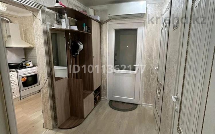 3-бөлмелі пәтер · 64 м² · 2/4 қабат, 2 мкр Шұғыла ш/а 7 — 2 мектеп 12 мектеп Сәуле балабақша Дана супермаркет Дина супермаркет, бағасы: 13 млн ₸ в Жанаозен — фото 2