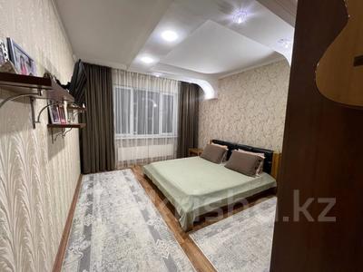 5-бөлмелі пәтер · 150 м² · 8/9 қабат, Ақсай-4 ш/а. 121, бағасы: 89 млн ₸ в Алматы, Ауэзовский р-н