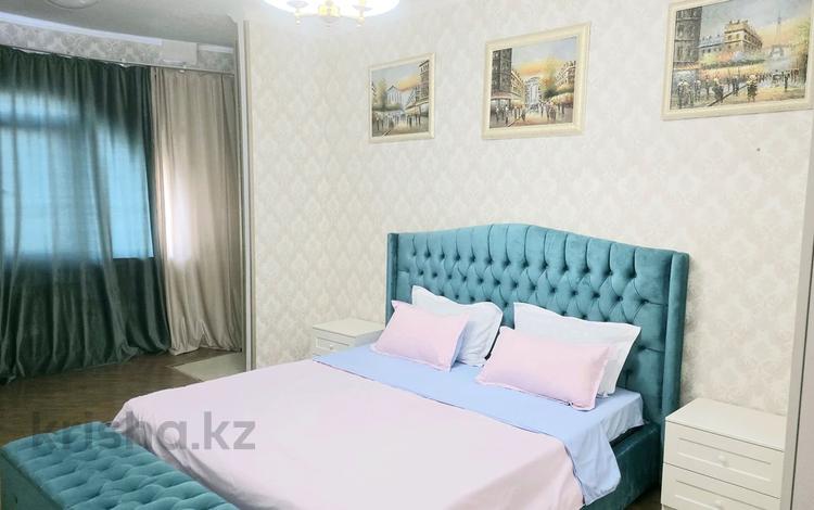 2-комнатная квартира · 80 м² · 14/18 этаж, Навои 208 — Торайгырова за 28 000 ₸ в Алматы, Бостандыкский р-н — фото 3