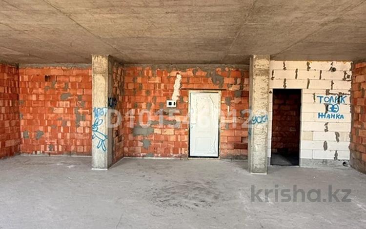 2-бөлмелі пәтер · 80 м² · 3/10 қабат, Абая 26, 26/1, 26/2, 26/3, бағасы: 25 млн ₸ в Атырау — фото 2