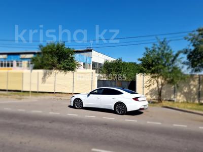 Еркін, кеңселер, дүкендер мен бутиктер, қоғамдық тамақтану орны, сұлулық салондары, монша, қонақ үй және демалыс орындары, медорталықтар мен дәріханалар, білім орталықтары, ойын-сауық, конференц-залдар, кабинеттер және жұмыс орындары, студиялар · 800 м², бағасы: 1.2 млн 〒 в Конаеве (Капчагай)