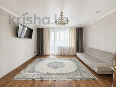 2-бөлмелі пәтер · 54 м² · 5/10 қабат, Гүлдер 3 ш/а. — Школа-лицей 101, бағасы: 24 млн ₸ в Караганде, Казыбек би р-н